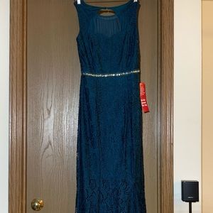 En focus studio Teal prom dress